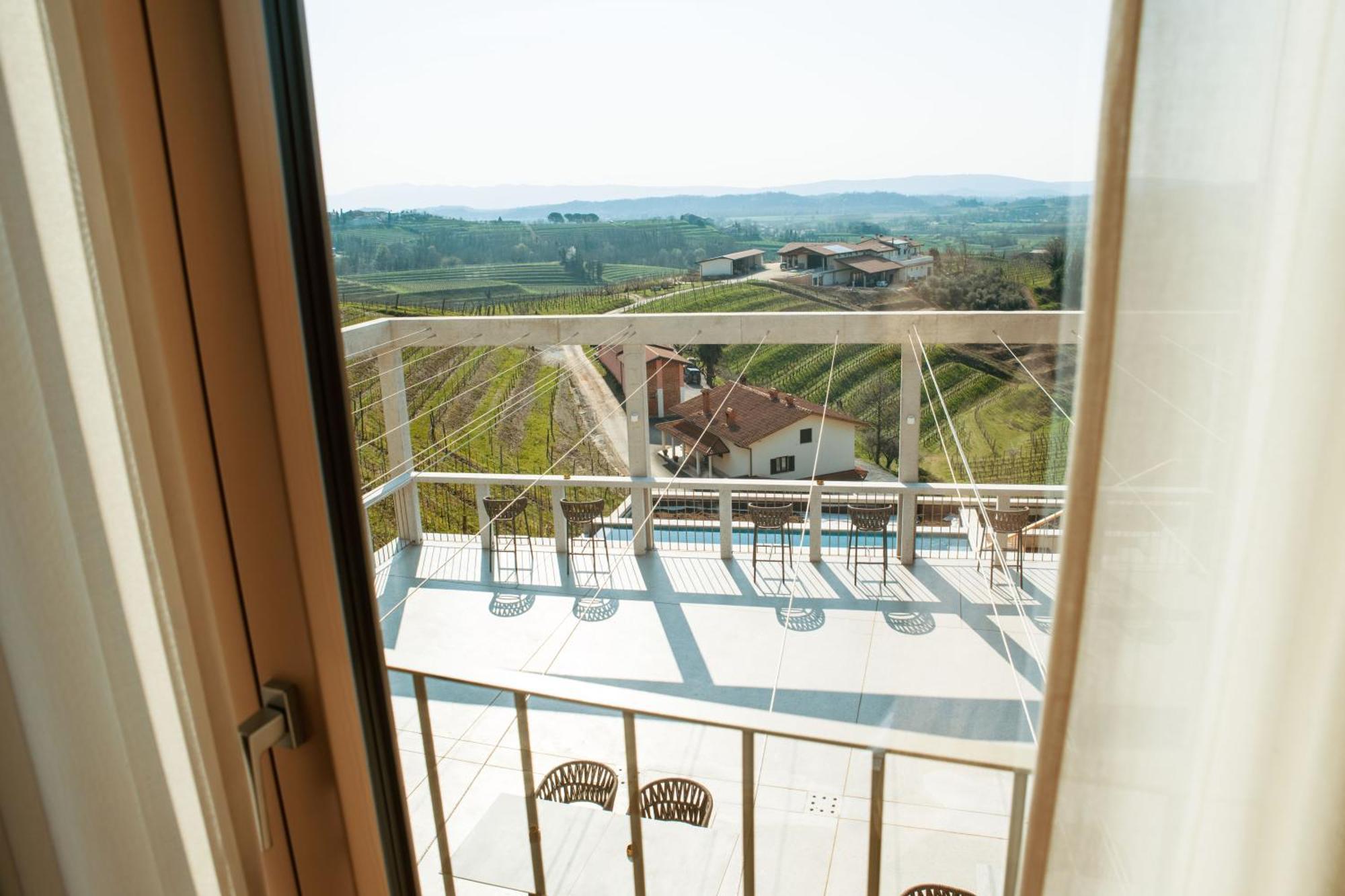 Bed and Breakfast Posestvo Scurek Wine Dobrovo Exterior foto